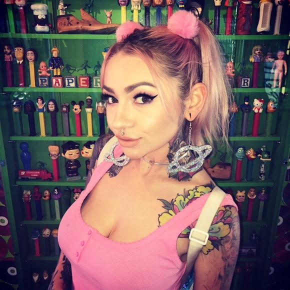 Meet your Posher, Courtney - Picture 6 of 7